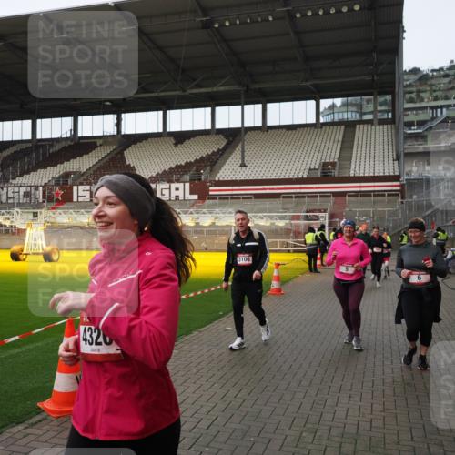 07.12.2025 - St. Pauli X-Mass-Run No. 15 Fabian Wolf http://msf.ph/oto/9424210 07.12.2025 12:05:57 Ziel 5, 6, 760, 768, 1038, 3106, 3107, 3137, 4019, 4020, 4176, 4307, 4326, 4327, 4357 meine-sportfotos.de