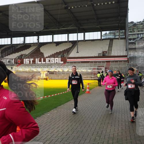07.12.2025 - St. Pauli X-Mass-Run No. 15 Fabian Wolf http://msf.ph/oto/9424211 07.12.2025 12:05:58 Ziel 5, 6, 760, 768, 1038, 3106, 3107, 3137, 4019, 4020, 4176, 4307, 4326, 4327, 4357, 4405, 4413 meine-sportfotos.de