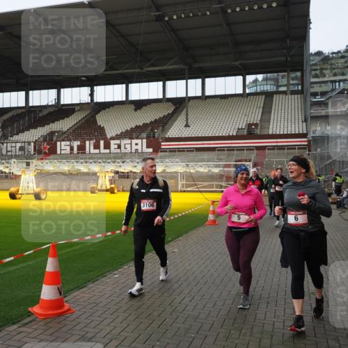 07.12.2025 - St. Pauli X-Mass-Run No. 15 Fabian Wolf http://msf.ph/oto/9424214 07.12.2025 12:05:58 Ziel 5, 6, 760, 768, 1038, 3106, 3107, 3137, 4019, 4020, 4176, 4307, 4326, 4327, 4357, 4405, 4413 meine-sportfotos.de