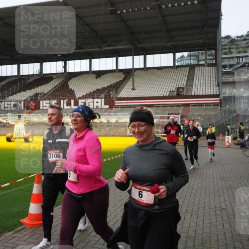 07.12.2025 - St. Pauli X-Mass-Run No. 15 Fabian Wolf http://msf.ph/oto/9424219 07.12.2025 12:05:59 Ziel 5, 6, 760, 768, 1038, 3106, 3107, 3137, 4019, 4020, 4176, 4307, 4326, 4327, 4357, 4405, 4413 meine-sportfotos.de