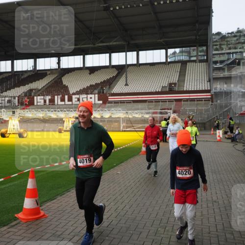 07.12.2025 - St. Pauli X-Mass-Run No. 15 Fabian Wolf http://msf.ph/oto/9424239 07.12.2025 12:06:04 Ziel 5, 6, 760, 768, 1038, 3106, 3107, 3137, 4019, 4020, 4176, 4307, 4326, 4327, 4357, 4405, 4413 meine-sportfotos.de