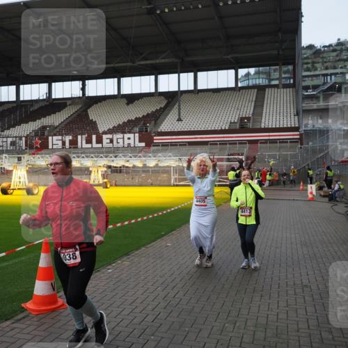 07.12.2025 - St. Pauli X-Mass-Run No. 15 Fabian Wolf http://msf.ph/oto/9424247 07.12.2025 12:06:06 Ziel 5, 6, 760, 768, 1038, 3106, 3107, 3137, 4019, 4020, 4307, 4326, 4327, 4357, 4405, 4413 meine-sportfotos.de
