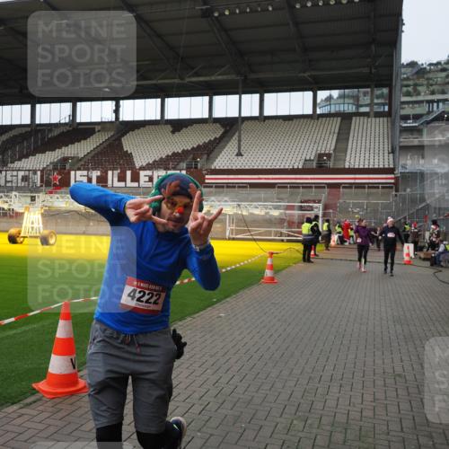 07.12.2025 - St. Pauli X-Mass-Run No. 15 Fabian Wolf http://msf.ph/oto/9424292 07.12.2025 12:06:33 Ziel 1347, 1351, 1353, 1956, 1957, 2018, 2415, 4217, 4219, 4222, 4783, 4784 meine-sportfotos.de