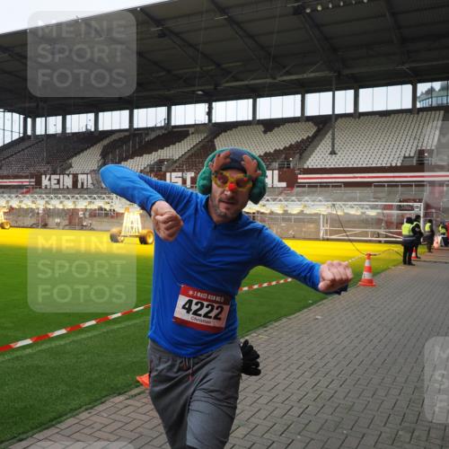 07.12.2025 - St. Pauli X-Mass-Run No. 15 Fabian Wolf http://msf.ph/oto/9424293 07.12.2025 12:06:33 Ziel 1347, 1351, 1353, 1956, 1957, 2018, 2415, 4217, 4219, 4222, 4783, 4784 meine-sportfotos.de