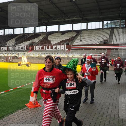 07.12.2025 - St. Pauli X-Mass-Run No. 15 Fabian Wolf http://msf.ph/oto/9424320 07.12.2025 12:06:46 Ziel 276, 339, 345, 1844, 1846, 3689, 3692, 4143, 4342, 4345, 4346, 4403, 4404, 4416, 4783, 4784 meine-sportfotos.de