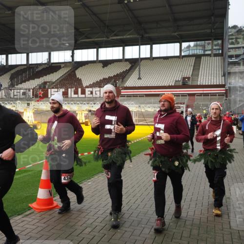 07.12.2025 - St. Pauli X-Mass-Run No. 15 Fabian Wolf http://msf.ph/oto/9424330 07.12.2025 12:06:49 Ziel 276, 339, 345, 1844, 1846, 3689, 3692, 4143, 4342, 4345, 4346, 4403, 4404, 4416, 4783, 4784 meine-sportfotos.de