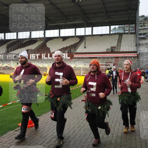 07.12.2025 - St. Pauli X-Mass-Run No. 15 Fabian Wolf http://msf.ph/oto/9424331 07.12.2025 12:06:49 Ziel 276, 339, 345, 1844, 1846, 3689, 3692, 4143, 4342, 4345, 4346, 4403, 4404, 4416, 4783, 4784 meine-sportfotos.de