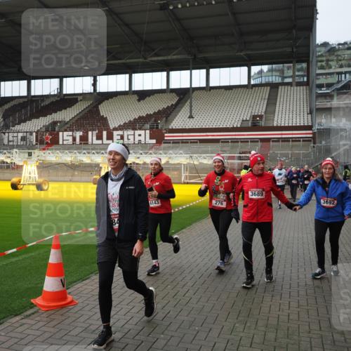 07.12.2025 - St. Pauli X-Mass-Run No. 15 Fabian Wolf http://msf.ph/oto/9424353 07.12.2025 12:06:55 Ziel 276, 339, 345, 1844, 1846, 3689, 3692, 4017, 4018, 4033, 4143, 4314, 4342, 4345, 4346, 4360, 4361, 4390, 4416, 4725 meine-sportfotos.de