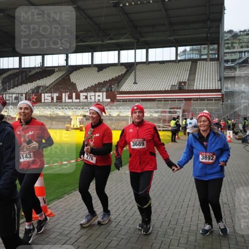 07.12.2025 - St. Pauli X-Mass-Run No. 15 Fabian Wolf http://msf.ph/oto/9424358 07.12.2025 12:06:56 Ziel 276, 339, 345, 1844, 1846, 3689, 3692, 4017, 4018, 4033, 4143, 4314, 4328, 4342, 4345, 4346, 4360, 4361, 4390, 4416, 4725 meine-sportfotos.de
