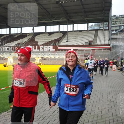 07.12.2025 - St. Pauli X-Mass-Run No. 15 Fabian Wolf http://msf.ph/oto/9424363 07.12.2025 12:06:57 Ziel 276, 339, 345, 1580, 1583, 1844, 1846, 3689, 3692, 4017, 4018, 4033, 4143, 4314, 4328, 4342, 4345, 4346, 4360, 4361, 4390, 4416, 4725 meine-sportfotos.de