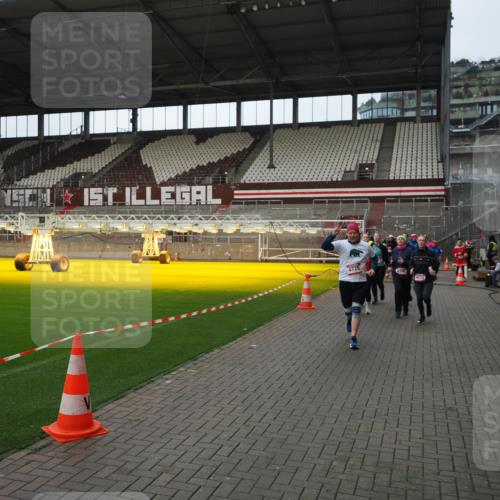07.12.2025 - St. Pauli X-Mass-Run No. 15 Fabian Wolf http://msf.ph/oto/9424368 07.12.2025 12:06:58 Ziel 276, 1580, 1583, 1844, 1846, 3689, 3692, 4017, 4018, 4033, 4143, 4314, 4328, 4342, 4345, 4346, 4360, 4361, 4390, 4416, 4725 meine-sportfotos.de