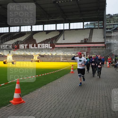 07.12.2025 - St. Pauli X-Mass-Run No. 15 Fabian Wolf http://msf.ph/oto/9424370 07.12.2025 12:06:58 Ziel 276, 1580, 1583, 1844, 1846, 3689, 3692, 4017, 4018, 4033, 4143, 4314, 4328, 4342, 4345, 4346, 4360, 4361, 4390, 4416, 4725 meine-sportfotos.de