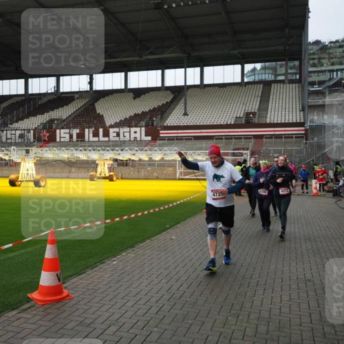 07.12.2025 - St. Pauli X-Mass-Run No. 15 Fabian Wolf http://msf.ph/oto/9424373 07.12.2025 12:06:59 Ziel 276, 1580, 1583, 1844, 1846, 3689, 3692, 4017, 4018, 4033, 4143, 4314, 4328, 4342, 4345, 4346, 4360, 4361, 4390, 4416, 4725 meine-sportfotos.de