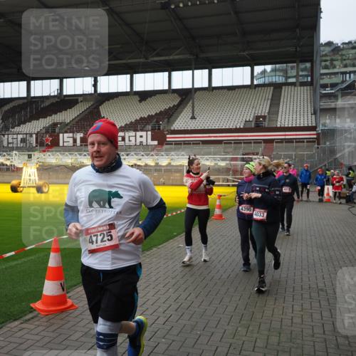 07.12.2025 - St. Pauli X-Mass-Run No. 15 Fabian Wolf http://msf.ph/oto/9424379 07.12.2025 12:07:00 Ziel 276, 1580, 1583, 1844, 1846, 3689, 3692, 4017, 4018, 4033, 4143, 4314, 4328, 4342, 4345, 4346, 4360, 4361, 4390, 4416, 4725 meine-sportfotos.de
