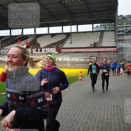 07.12.2025 - St. Pauli X-Mass-Run No. 15 Fabian Wolf http://msf.ph/oto/9424387 07.12.2025 12:07:01 Ziel 276, 1580, 1583, 1844, 1846, 3456, 3689, 3692, 4017, 4018, 4033, 4143, 4314, 4328, 4342, 4360, 4361, 4390, 4725 meine-sportfotos.de