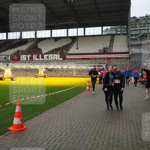 07.12.2025 - St. Pauli X-Mass-Run No. 15 Fabian Wolf http://msf.ph/oto/9424391 07.12.2025 12:07:03 Ziel 276, 1580, 1583, 1844, 1846, 3456, 3689, 4017, 4018, 4033, 4143, 4314, 4328, 4360, 4361, 4390, 4725 meine-sportfotos.de