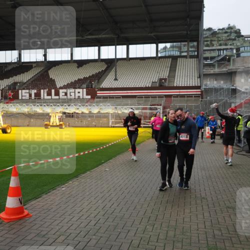 07.12.2025 - St. Pauli X-Mass-Run No. 15 Fabian Wolf http://msf.ph/oto/9424394 07.12.2025 12:07:03 Ziel 276, 1580, 1583, 1844, 1846, 3456, 3689, 4017, 4018, 4033, 4143, 4314, 4328, 4360, 4361, 4390, 4725 meine-sportfotos.de
