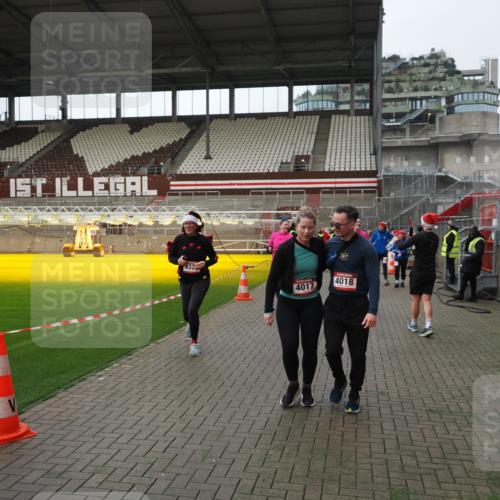 07.12.2025 - St. Pauli X-Mass-Run No. 15 Fabian Wolf http://msf.ph/oto/9424399 07.12.2025 12:07:04 Ziel 276, 1580, 1583, 3456, 3689, 4017, 4018, 4033, 4143, 4314, 4328, 4360, 4361, 4390, 4725 meine-sportfotos.de