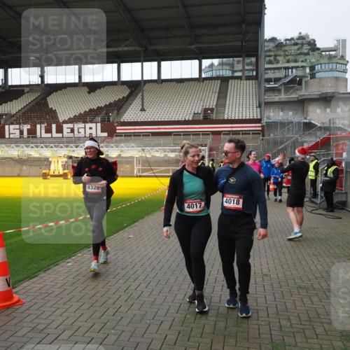 07.12.2025 - St. Pauli X-Mass-Run No. 15 Fabian Wolf http://msf.ph/oto/9424402 07.12.2025 12:07:05 Ziel 276, 1580, 1583, 3251, 3456, 4017, 4018, 4033, 4143, 4314, 4328, 4360, 4361, 4390, 4725 meine-sportfotos.de
