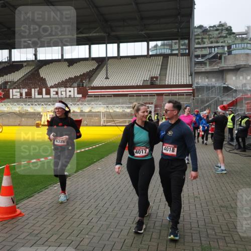 07.12.2025 - St. Pauli X-Mass-Run No. 15 Fabian Wolf http://msf.ph/oto/9424403 07.12.2025 12:07:05 Ziel 276, 1580, 1583, 3251, 3456, 4017, 4018, 4033, 4143, 4314, 4328, 4360, 4361, 4390, 4725 meine-sportfotos.de