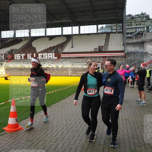 07.12.2025 - St. Pauli X-Mass-Run No. 15 Fabian Wolf http://msf.ph/oto/9424404 07.12.2025 12:07:05 Ziel 276, 1580, 1583, 3251, 3456, 4017, 4018, 4033, 4143, 4314, 4328, 4360, 4361, 4390, 4725 meine-sportfotos.de