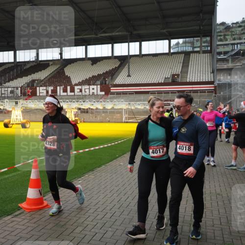 07.12.2025 - St. Pauli X-Mass-Run No. 15 Fabian Wolf http://msf.ph/oto/9424405 07.12.2025 12:07:06 Ziel 276, 1580, 1583, 3251, 3262, 3456, 4017, 4018, 4033, 4143, 4314, 4328, 4360, 4361, 4390, 4725 meine-sportfotos.de