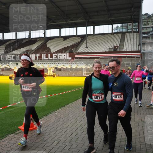 07.12.2025 - St. Pauli X-Mass-Run No. 15 Fabian Wolf http://msf.ph/oto/9424406 07.12.2025 12:07:06 Ziel 276, 1580, 1583, 3251, 3262, 3456, 4017, 4018, 4033, 4143, 4314, 4328, 4360, 4361, 4390, 4725 meine-sportfotos.de