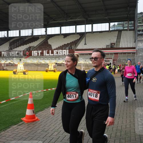07.12.2025 - St. Pauli X-Mass-Run No. 15 Fabian Wolf http://msf.ph/oto/9424409 07.12.2025 12:07:06 Ziel 276, 1580, 1583, 3251, 3262, 3456, 4017, 4018, 4033, 4143, 4314, 4328, 4360, 4361, 4390, 4725 meine-sportfotos.de