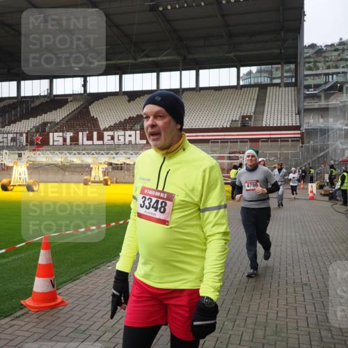 07.12.2025 - St. Pauli X-Mass-Run No. 15 Fabian Wolf http://msf.ph/oto/9424532 07.12.2025 12:07:42 Ziel 3348, 3460, 3666, 3667, 3691, 3708, 3709, 3710, 3711, 3726, 3739, 3816, 4210, 4332, 4724, 4730, 4755, 4786, 4791, 4792 meine-sportfotos.de