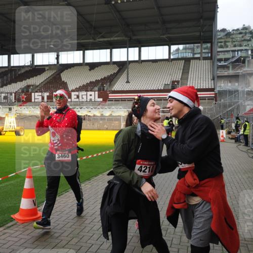 07.12.2025 - St. Pauli X-Mass-Run No. 15 Fabian Wolf http://msf.ph/oto/9424561 07.12.2025 12:07:49 Ziel 849, 850, 3460, 3666, 3667, 3691, 3739, 3816, 3898, 3899, 4035, 4210, 4332, 4724, 4730, 4786, 4791, 4792 meine-sportfotos.de