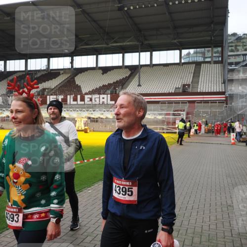 07.12.2025 - St. Pauli X-Mass-Run No. 15 Fabian Wolf http://msf.ph/oto/9424621 07.12.2025 12:08:08 Ziel 587, 1224, 1899, 2953, 2954, 3668, 3898, 3899, 4035, 4393, 4395, 4722 meine-sportfotos.de