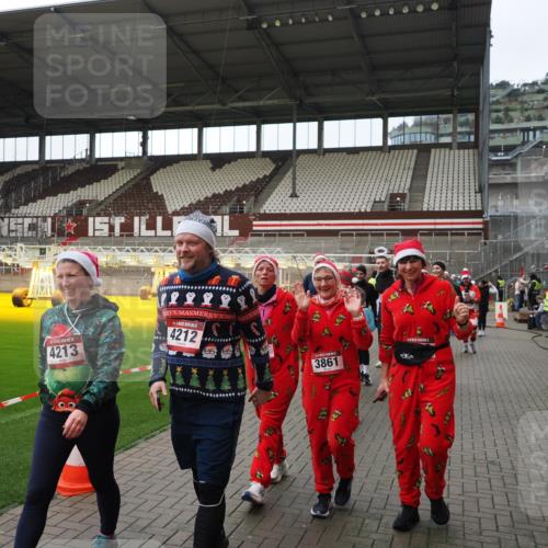 07.12.2025 - St. Pauli X-Mass-Run No. 15 Fabian Wolf http://msf.ph/oto/9424640 07.12.2025 12:08:23 Ziel 325, 334, 1493, 1514, 1940, 1943, 3397, 3609, 3861, 3867, 4212, 4213, 4214, 4215, 4269, 4271, 4272, 4292, 4711, 4712, 4717 meine-sportfotos.de