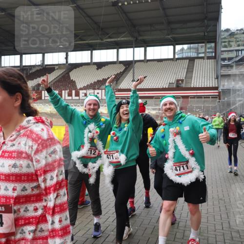 07.12.2025 - St. Pauli X-Mass-Run No. 15 Fabian Wolf http://msf.ph/oto/9424695 07.12.2025 12:08:36 Ziel 325, 334, 1214, 1219, 1253, 1493, 1514, 2679, 2873, 2889, 2892, 3141, 3595, 4084, 4182, 4183, 4214, 4252, 4269, 4271, 4292, 4422, 4711, 4712, 4717 meine-sportfotos.de