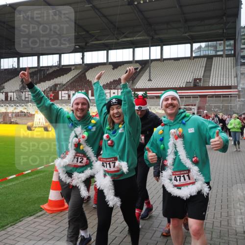 07.12.2025 - St. Pauli X-Mass-Run No. 15 Fabian Wolf http://msf.ph/oto/9424698 07.12.2025 12:08:36 Ziel 325, 334, 1214, 1219, 1253, 1493, 1514, 2679, 2873, 2889, 2892, 3141, 3595, 4084, 4182, 4183, 4214, 4252, 4269, 4271, 4292, 4422, 4711, 4712, 4717 meine-sportfotos.de
