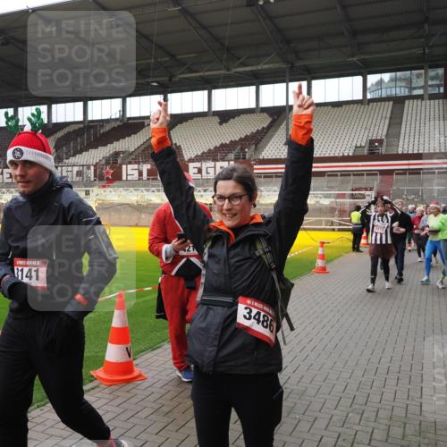 07.12.2025 - St. Pauli X-Mass-Run No. 15 Fabian Wolf http://msf.ph/oto/9424706 07.12.2025 12:08:38 Ziel 325, 334, 1214, 1219, 1253, 1269, 1270, 1493, 1514, 2679, 2873, 2889, 2892, 3141, 3595, 3876, 4084, 4086, 4182, 4183, 4252, 4422, 4429, 4711, 4712, 4717 meine-sportfotos.de
