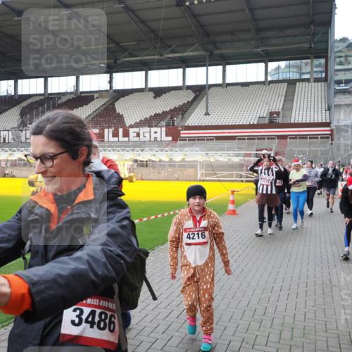 07.12.2025 - St. Pauli X-Mass-Run No. 15 Fabian Wolf http://msf.ph/oto/9424709 07.12.2025 12:08:39 Ziel 1214, 1219, 1253, 1269, 1270, 1493, 1514, 2679, 2873, 2889, 2892, 3141, 3595, 3876, 4084, 4086, 4182, 4183, 4252, 4295, 4297, 4422, 4429, 4711, 4712, 4717 meine-sportfotos.de