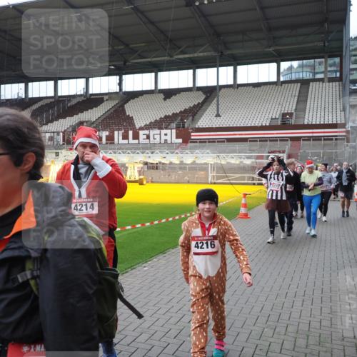 07.12.2025 - St. Pauli X-Mass-Run No. 15 Fabian Wolf http://msf.ph/oto/9424710 07.12.2025 12:08:40 Ziel 1214, 1219, 1253, 1269, 1270, 2679, 2873, 2889, 2892, 3141, 3595, 3876, 4084, 4086, 4182, 4183, 4252, 4294, 4295, 4297, 4422, 4429, 4711, 4712, 4717 meine-sportfotos.de