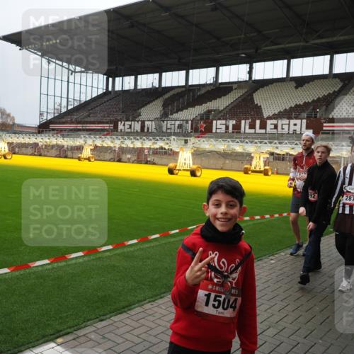 07.12.2025 - St. Pauli X-Mass-Run No. 15 Fabian Wolf http://msf.ph/oto/9424719 07.12.2025 12:08:42 Ziel 1214, 1219, 1253, 1269, 1270, 2679, 2873, 2889, 2892, 3141, 3230, 3595, 3876, 4084, 4086, 4137, 4138, 4182, 4183, 4252, 4294, 4295, 4297, 4422, 4429, 4712 meine-sportfotos.de