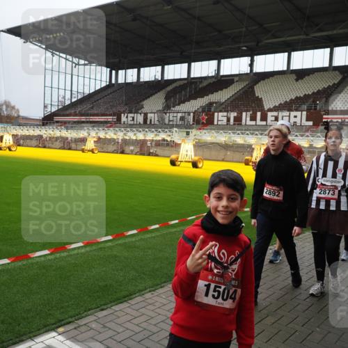 07.12.2025 - St. Pauli X-Mass-Run No. 15 Fabian Wolf http://msf.ph/oto/9424722 07.12.2025 12:08:43 Ziel 586, 1214, 1219, 1253, 1269, 1270, 2679, 2873, 2889, 2892, 3141, 3230, 3233, 3595, 3876, 4084, 4086, 4137, 4138, 4182, 4183, 4252, 4294, 4295, 4297, 4422, 4429, 4712 meine-sportfotos.de