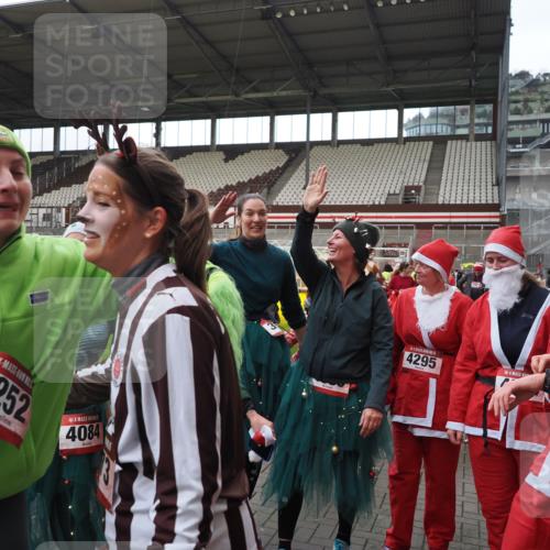 07.12.2025 - St. Pauli X-Mass-Run No. 15 Fabian Wolf http://msf.ph/oto/9424768 07.12.2025 12:08:58 Ziel 586, 643, 775, 807, 1270, 1405, 1652, 1653, 1685, 1901, 2414, 2731, 3230, 3233, 4086, 4137, 4138, 4294, 4295, 4297, 4429, 4720 meine-sportfotos.de