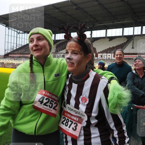 07.12.2025 - St. Pauli X-Mass-Run No. 15 Fabian Wolf http://msf.ph/oto/9424770 07.12.2025 12:08:58 Ziel 586, 643, 775, 807, 1270, 1405, 1652, 1653, 1685, 1901, 2414, 2731, 3230, 3233, 4086, 4137, 4138, 4294, 4295, 4297, 4429, 4720 meine-sportfotos.de