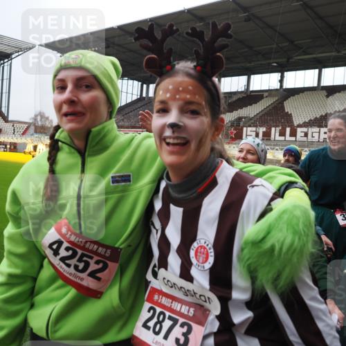 07.12.2025 - St. Pauli X-Mass-Run No. 15 Fabian Wolf http://msf.ph/oto/9424772 07.12.2025 12:08:59 Ziel 586, 643, 775, 807, 1405, 1652, 1653, 1685, 1901, 2414, 2731, 3230, 3233, 4137, 4138, 4294, 4295, 4297, 4720 meine-sportfotos.de