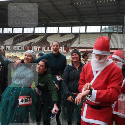 07.12.2025 - St. Pauli X-Mass-Run No. 15 Fabian Wolf http://msf.ph/oto/9424773 07.12.2025 12:08:59 Ziel 586, 643, 775, 807, 1405, 1652, 1653, 1685, 1901, 2414, 2731, 3230, 3233, 4137, 4138, 4294, 4295, 4297, 4720 meine-sportfotos.de