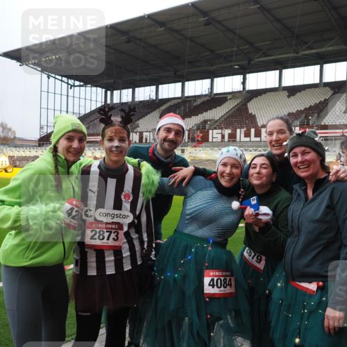 07.12.2025 - St. Pauli X-Mass-Run No. 15 Fabian Wolf http://msf.ph/oto/9424795 07.12.2025 12:09:06 Ziel 643, 775, 807, 1405, 1652, 1653, 1685, 2414, 2731, 4196, 4197, 4198 meine-sportfotos.de