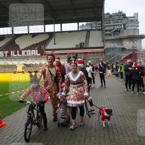 07.12.2025 - St. Pauli X-Mass-Run No. 15 Fabian Wolf http://msf.ph/oto/9424800 07.12.2025 12:09:09 Ziel 643, 775, 807, 1405, 1652, 1653, 1685, 2414, 2731, 3947, 3966, 4196, 4197, 4198, 4267, 4282, 4283 meine-sportfotos.de