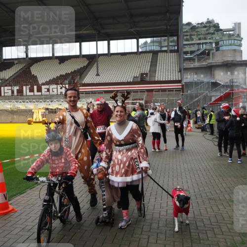 07.12.2025 - St. Pauli X-Mass-Run No. 15 Fabian Wolf http://msf.ph/oto/9424802 07.12.2025 12:09:10 Ziel 138, 643, 775, 807, 1405, 1652, 1653, 2009, 2731, 3947, 3966, 4196, 4197, 4198, 4267, 4282, 4283 meine-sportfotos.de