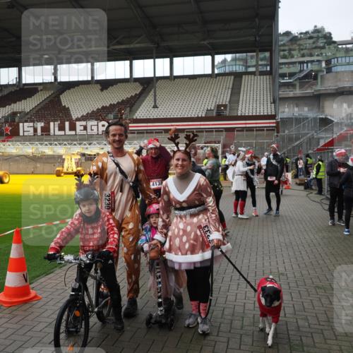 07.12.2025 - St. Pauli X-Mass-Run No. 15 Fabian Wolf http://msf.ph/oto/9424803 07.12.2025 12:09:10 Ziel 138, 643, 775, 807, 1405, 1652, 1653, 2009, 2731, 3947, 3966, 4196, 4197, 4198, 4267, 4282, 4283 meine-sportfotos.de