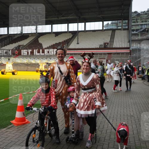 07.12.2025 - St. Pauli X-Mass-Run No. 15 Fabian Wolf http://msf.ph/oto/9424805 07.12.2025 12:09:10 Ziel 138, 643, 775, 807, 1405, 1652, 1653, 2009, 2731, 3947, 3966, 4196, 4197, 4198, 4267, 4282, 4283 meine-sportfotos.de