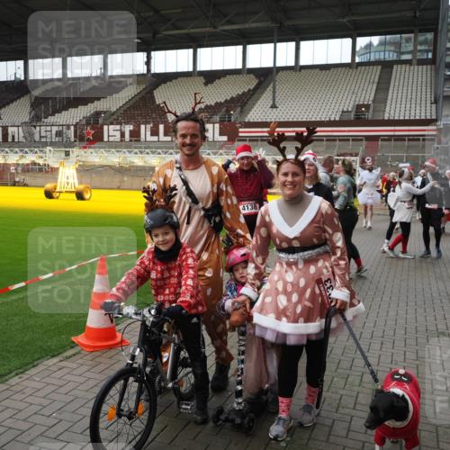 07.12.2025 - St. Pauli X-Mass-Run No. 15 Fabian Wolf http://msf.ph/oto/9424807 07.12.2025 12:09:11 Ziel 138, 643, 775, 807, 1405, 1652, 1653, 2009, 2731, 3538, 3947, 3955, 3966, 4196, 4197, 4198, 4267, 4282, 4283 meine-sportfotos.de