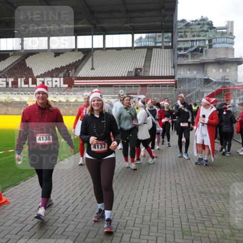 07.12.2025 - St. Pauli X-Mass-Run No. 15 Fabian Wolf http://msf.ph/oto/9424819 07.12.2025 12:09:16 Ziel 138, 775, 807, 1725, 1727, 2009, 3538, 3947, 3955, 3966, 4196, 4197, 4198, 4267, 4282, 4283 meine-sportfotos.de